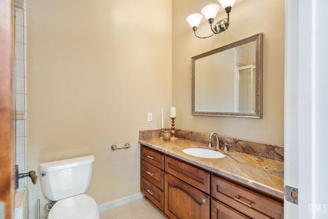 7919 Scarlet Maple Court, Bakersfield, CA 93308