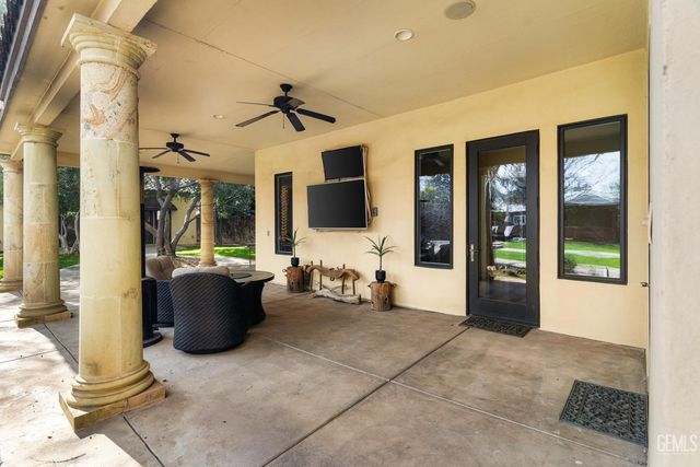 7919 Scarlet Maple Court, Bakersfield, CA 93308