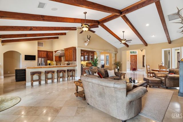 7919 Scarlet Maple Court, Bakersfield, CA 93308