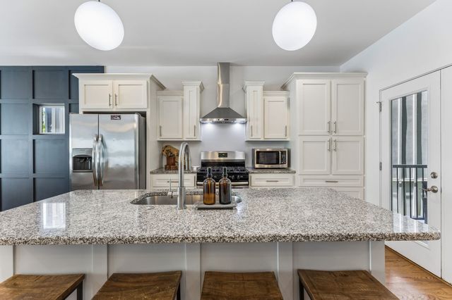 3802 Hutson Ave, Nashville, TN 37216