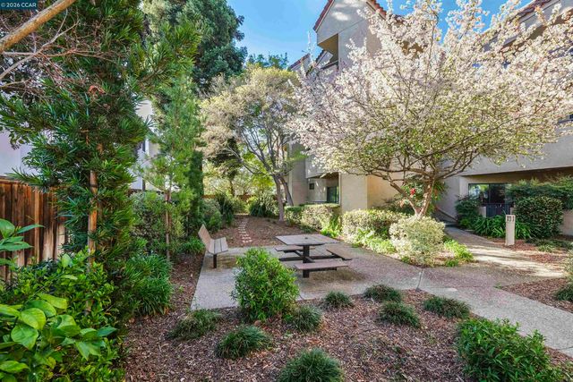 1201 Alta Vista Dr 209, Walnut Creek, CA 94596