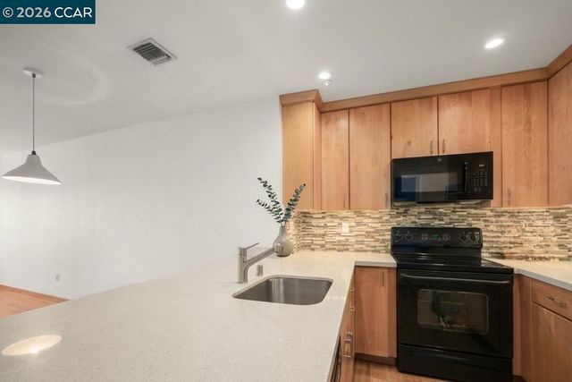 1201 Alta Vista Dr 209, Walnut Creek, CA 94596