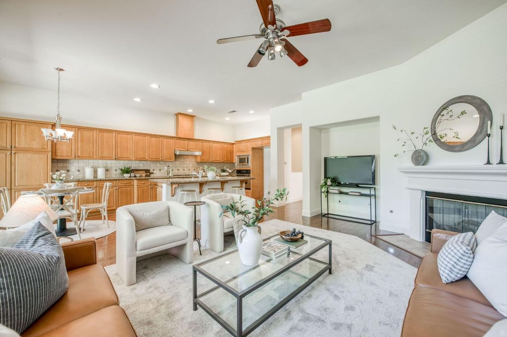 Image 12 of property listing at 1975 Lester Avenue, Clovis, CA 93619