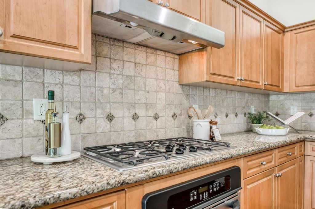 Image 15 of property listing at 1975 Lester Avenue, Clovis, CA 93619