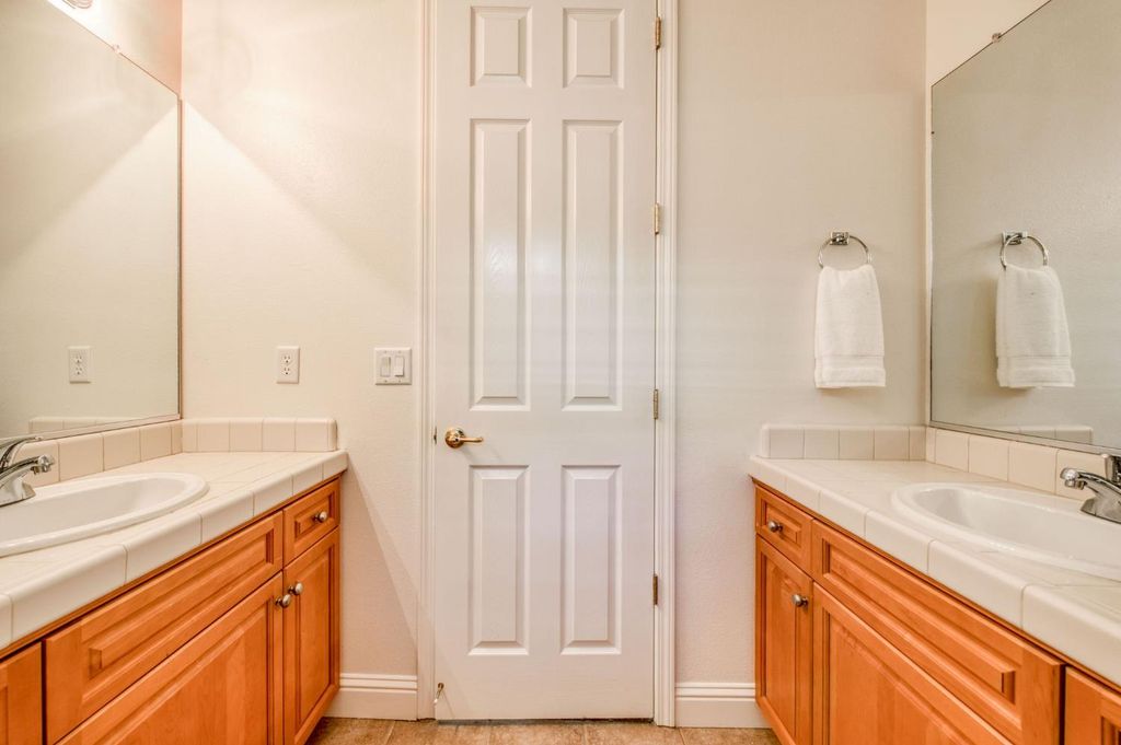Image 23 of property listing at 1975 Lester Avenue, Clovis, CA 93619