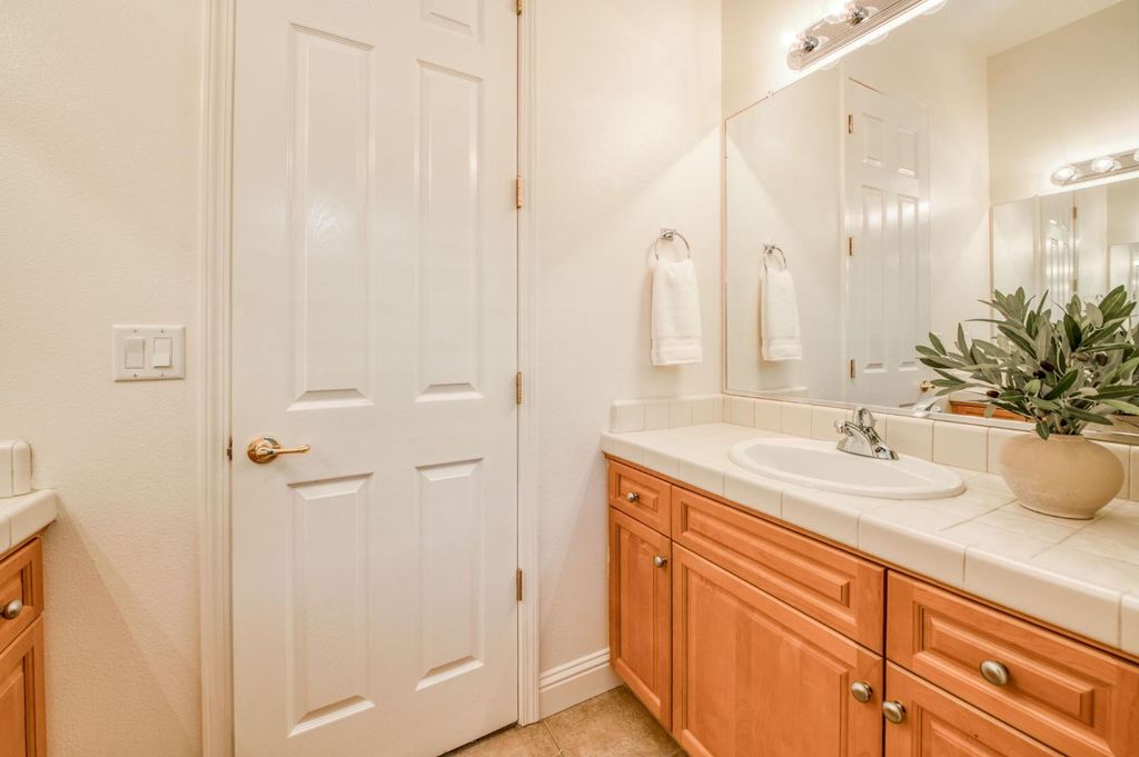 Image 24 of property listing at 1975 Lester Avenue, Clovis, CA 93619