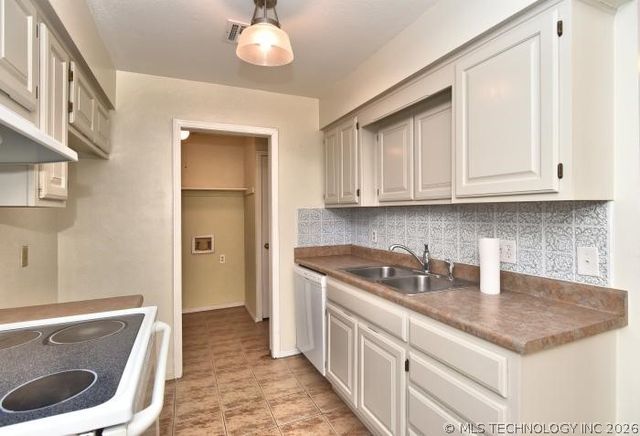 6105 S Vancouver Avenue, Tulsa, OK 74132