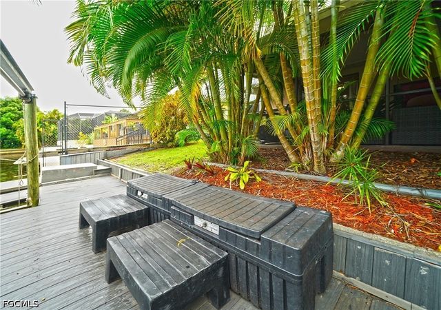 7228 Reymoor DR, North Fort Myers, FL 33917