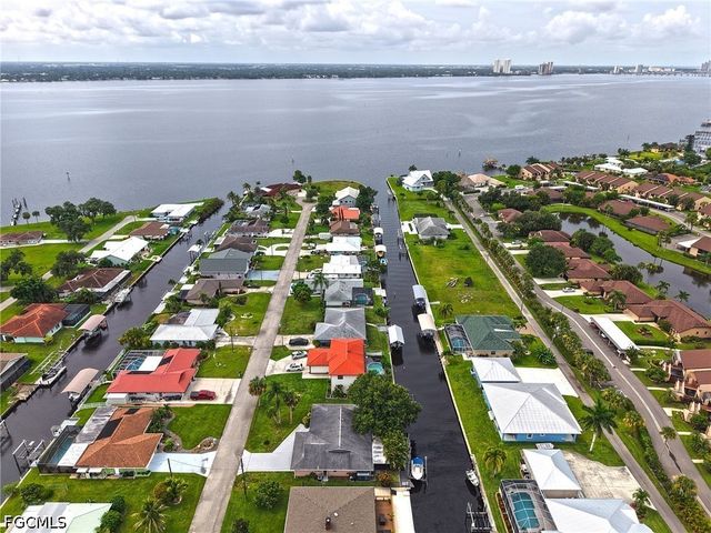 7228 Reymoor DR, North Fort Myers, FL 33917