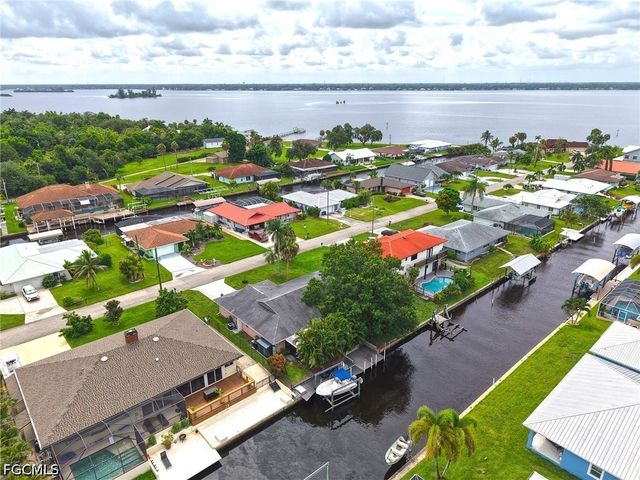 7228 Reymoor DR, North Fort Myers, FL 33917
