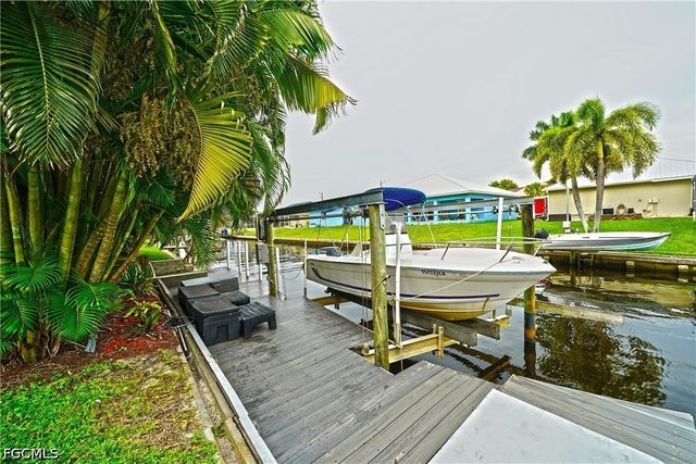 7228 Reymoor DR, North Fort Myers, FL 33917