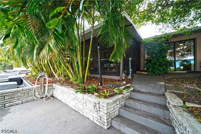 7228 Reymoor DR, North Fort Myers, FL 33917