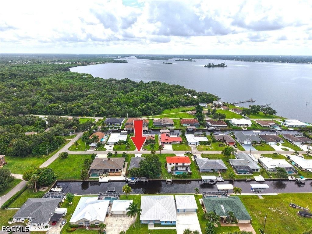 7228 Reymoor DR, North Fort Myers, FL 33917
