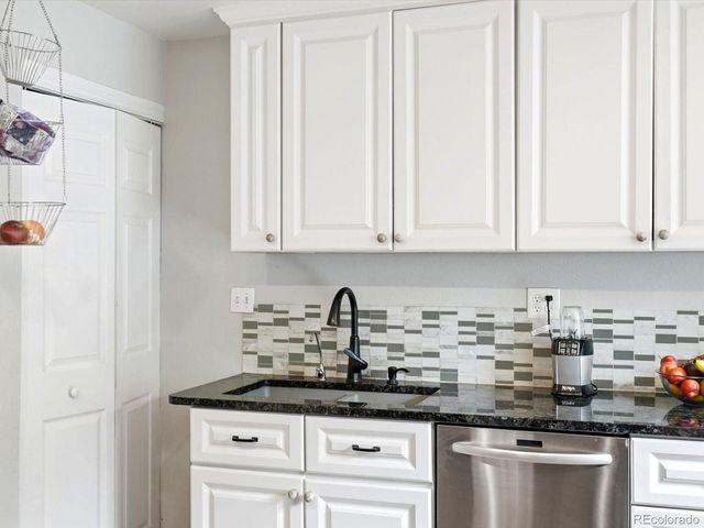 7 Periwinkle, Littleton, CO 80127