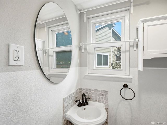 7 Periwinkle, Littleton, CO 80127