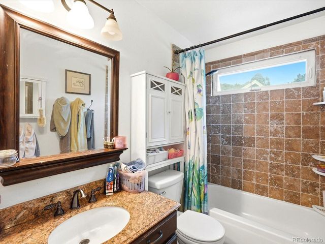 7 Periwinkle, Littleton, CO 80127