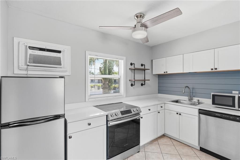 2590 1st ST 202, FORT MYERS, FL 33901 — exterior
