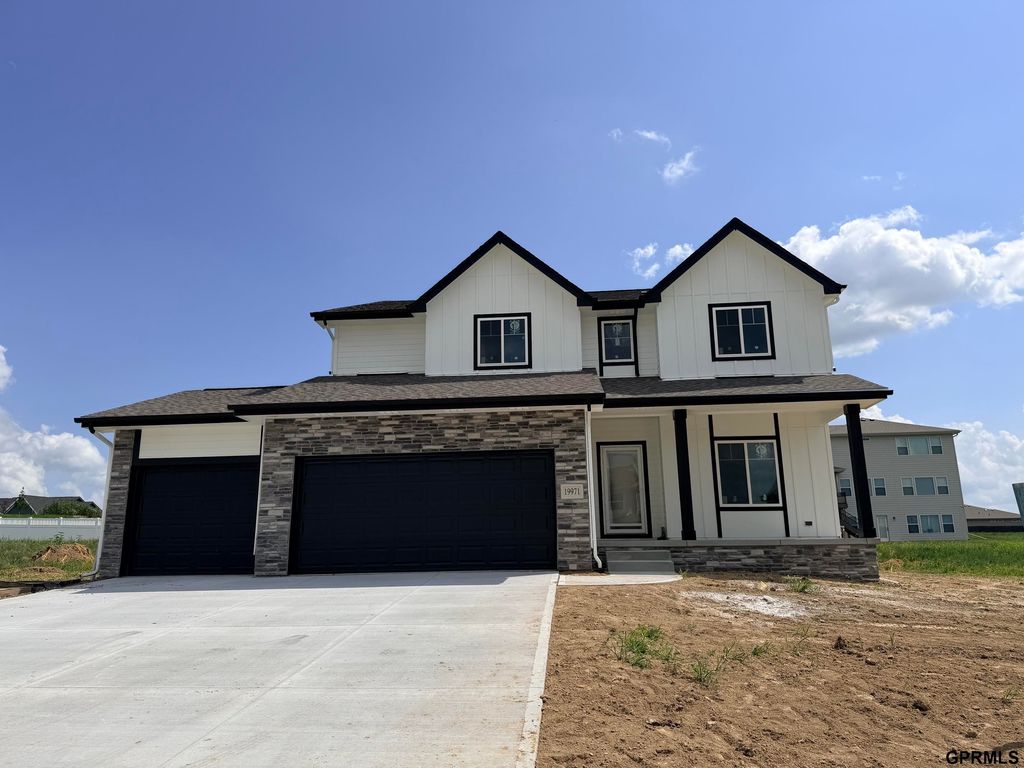 19971 Cinnamon Street, Gretna, NE 68135