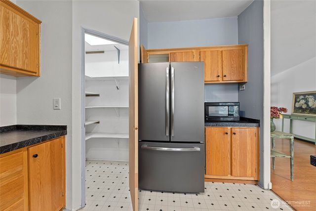 159 E Crescent Harbor Road, Oak Harbor, WA 98277