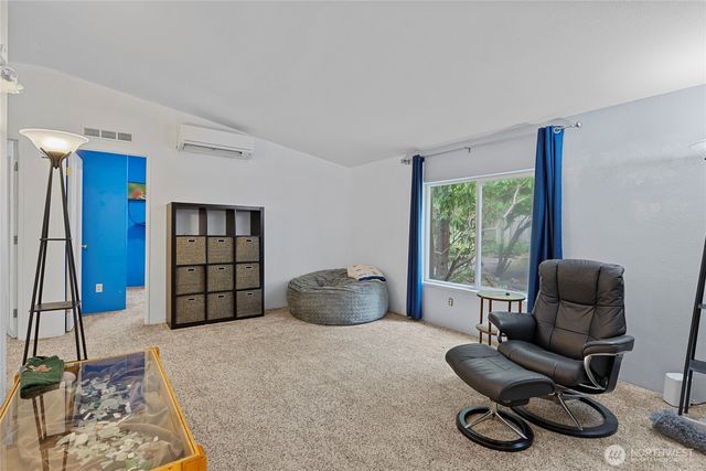 159 E Crescent Harbor Road, Oak Harbor, WA 98277