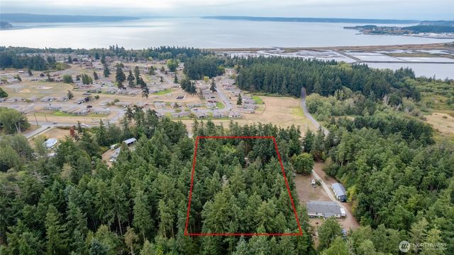 159 E Crescent Harbor Road, Oak Harbor, WA 98277