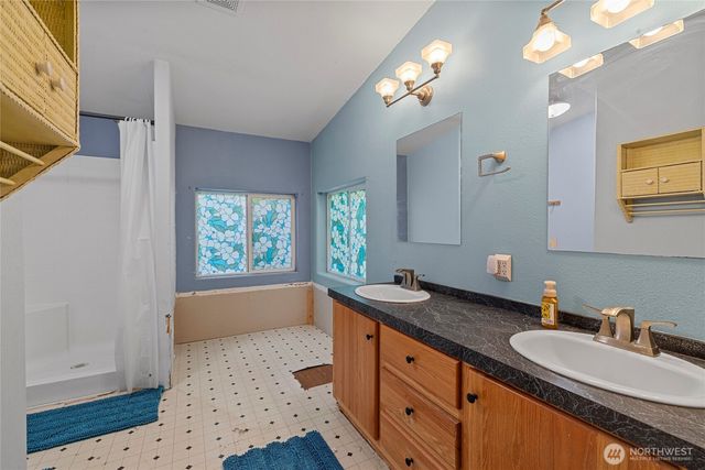 159 E Crescent Harbor Road, Oak Harbor, WA 98277