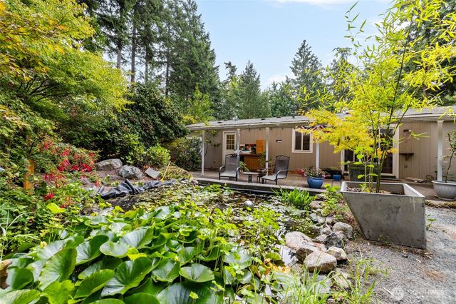 159 E Crescent Harbor Road, Oak Harbor, WA 98277