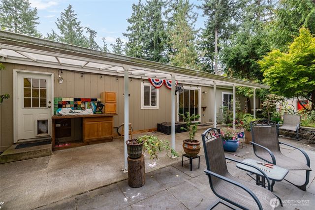159 E Crescent Harbor Road, Oak Harbor, WA 98277