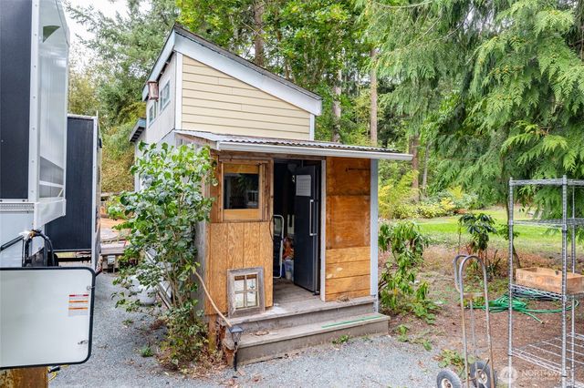 159 E Crescent Harbor Road, Oak Harbor, WA 98277