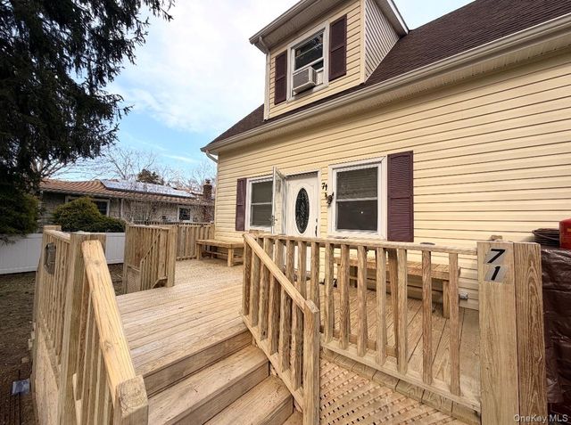 71 Crescent Street, Yaphank, NY 11980