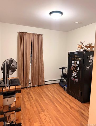71 Crescent Street, Yaphank, NY 11980