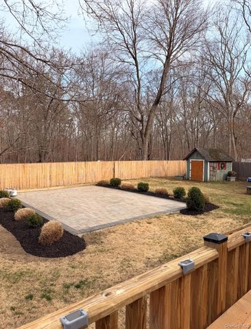 71 Crescent Street, Yaphank, NY 11980