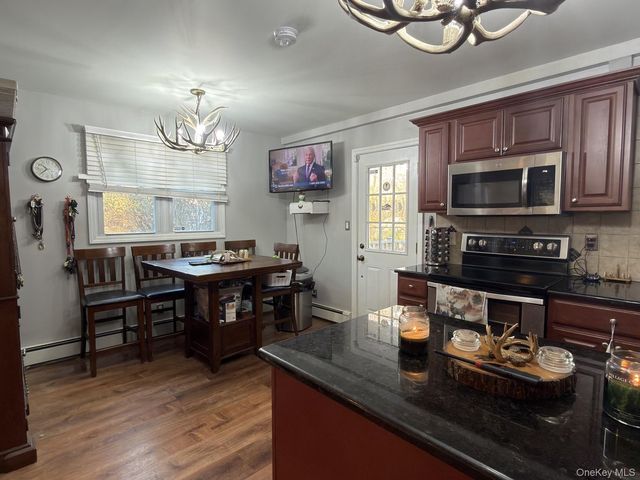 71 Crescent Street, Yaphank, NY 11980