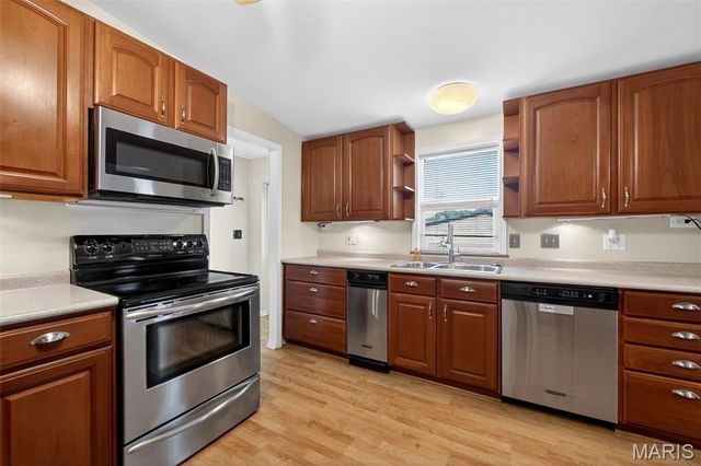 4644 White Ash Drive, High Ridge, MO 63049