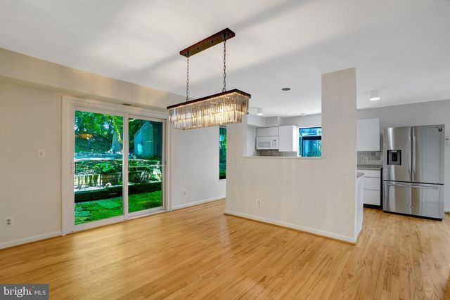 203 W GLENDALE AVE, Alexandria, VA 22301