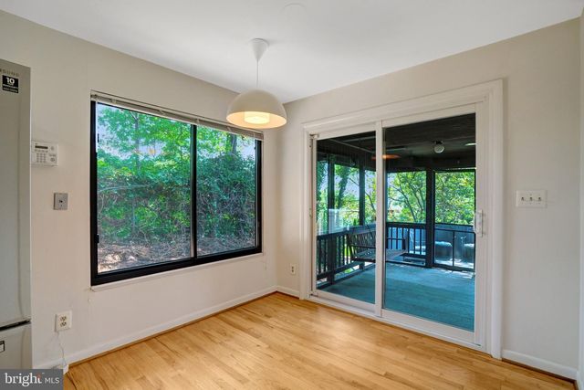 203 W GLENDALE AVE, Alexandria, VA 22301