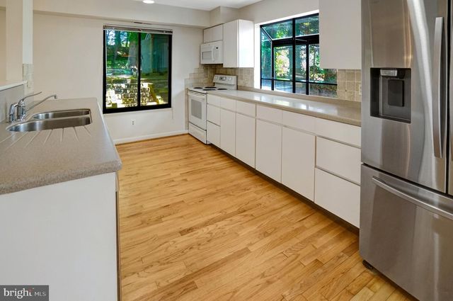 203 W GLENDALE AVE, Alexandria, VA 22301