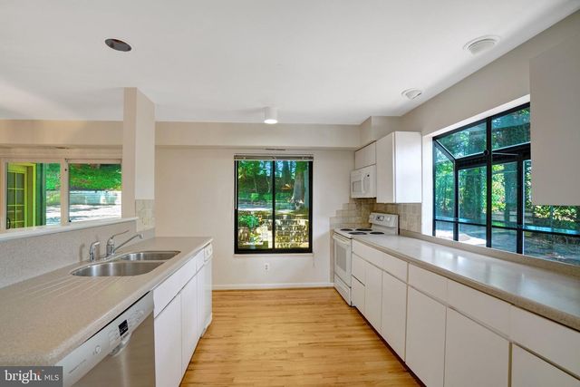 203 W GLENDALE AVE, Alexandria, VA 22301