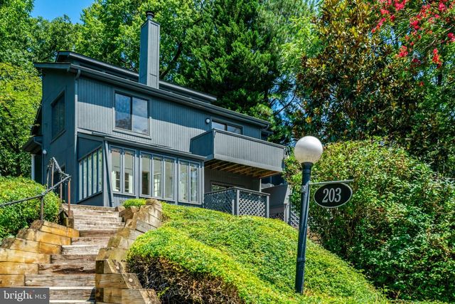203 W GLENDALE AVE, Alexandria, VA 22301