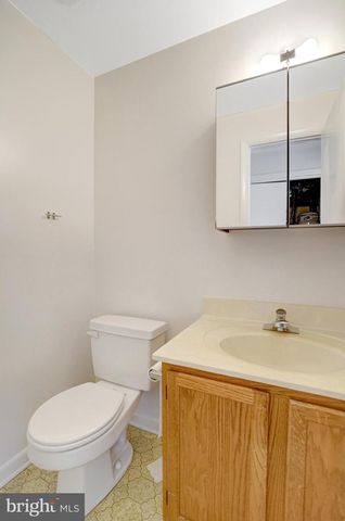 203 W GLENDALE AVE, Alexandria, VA 22301