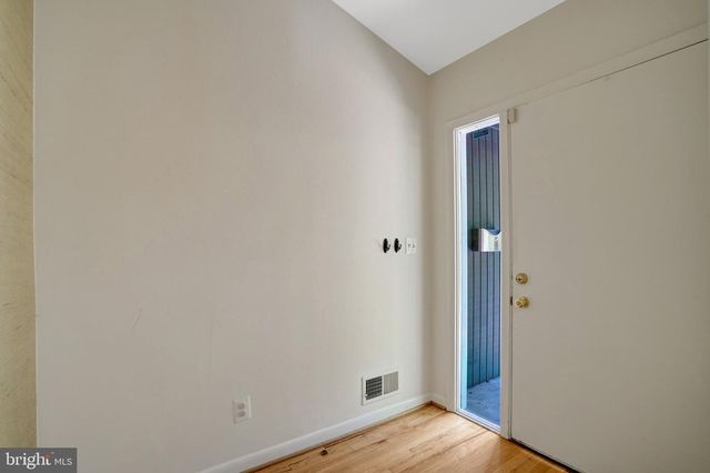 203 W GLENDALE AVE, Alexandria, VA 22301