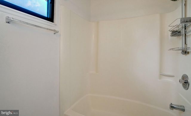203 W GLENDALE AVE, Alexandria, VA 22301