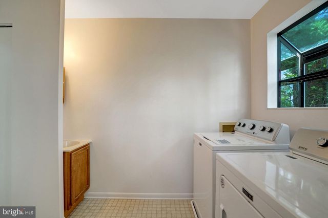203 W GLENDALE AVE, Alexandria, VA 22301