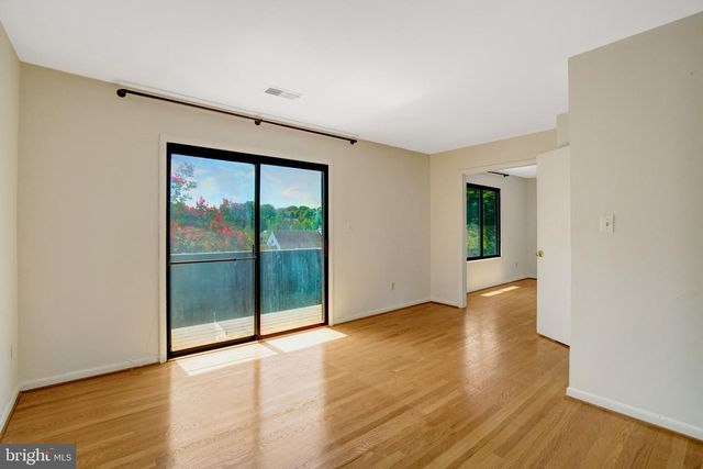 203 W GLENDALE AVE, Alexandria, VA 22301