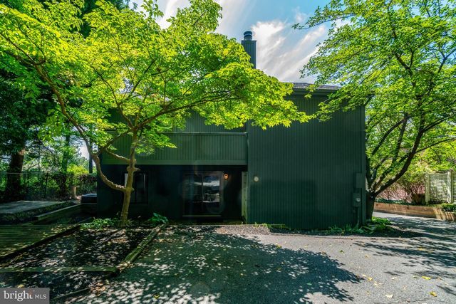 203 W GLENDALE AVE, Alexandria, VA 22301