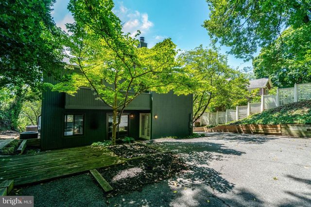203 W GLENDALE AVE, Alexandria, VA 22301