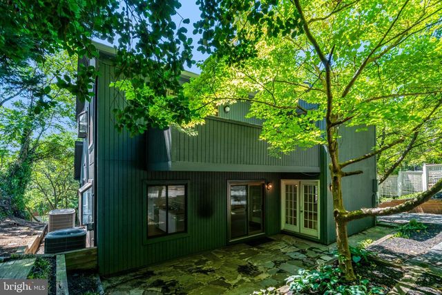 203 W GLENDALE AVE, Alexandria, VA 22301
