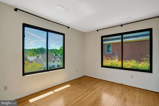 203 W GLENDALE AVE, Alexandria, VA 22301