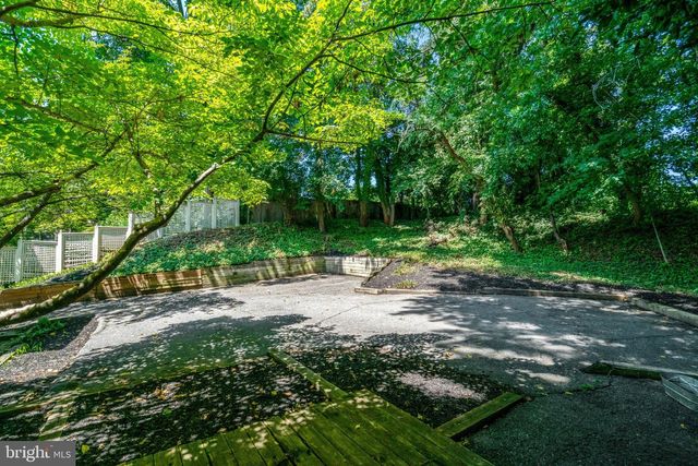 203 W GLENDALE AVE, Alexandria, VA 22301