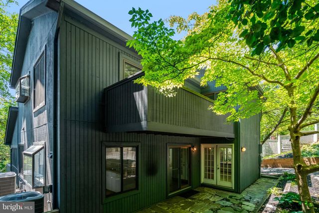 203 W GLENDALE AVE, Alexandria, VA 22301